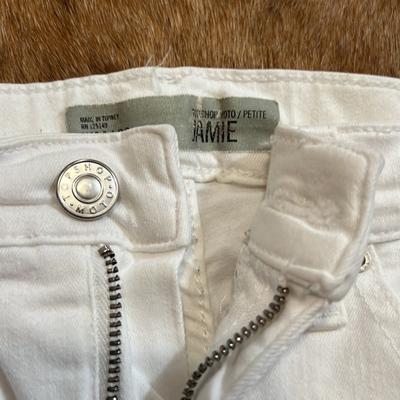 TOPSHOP JAMIE HIGH RISE RIPPED JEANS - Picture 2 of 3